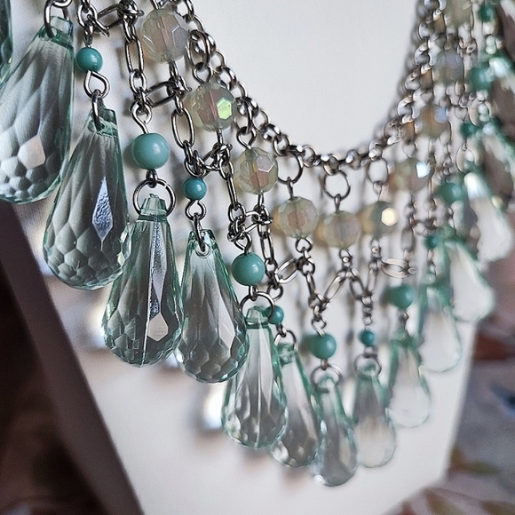 Acrylic Lucite Faceted Teardrop Glass Opaque Seafoam Necklace Silver Tone EUC - Picture 5 of 11